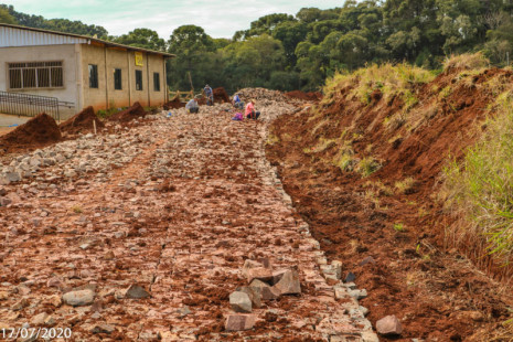 Mariópolis inicia Pavimentação Poliédrica na comunidade de Nossa Senhora das Candeias